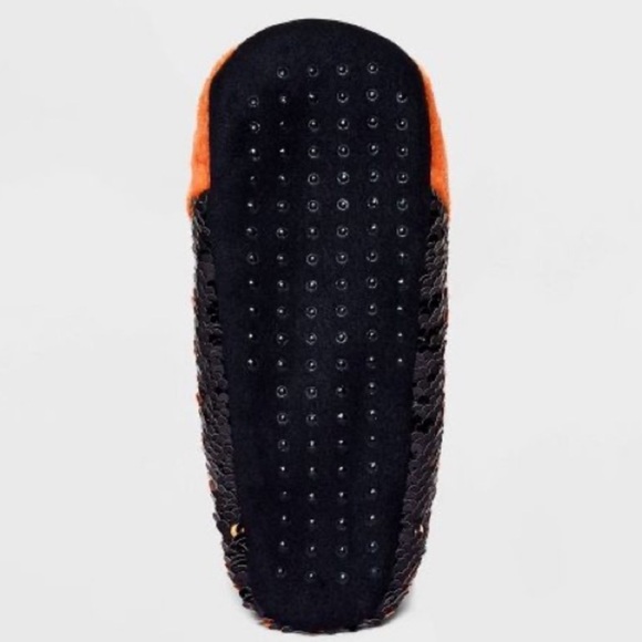 Hyde & EEK! Boutique Pumpkin Flip Sequin Pull-On Slipper Socks with Grippers - Picture 5 of 10
